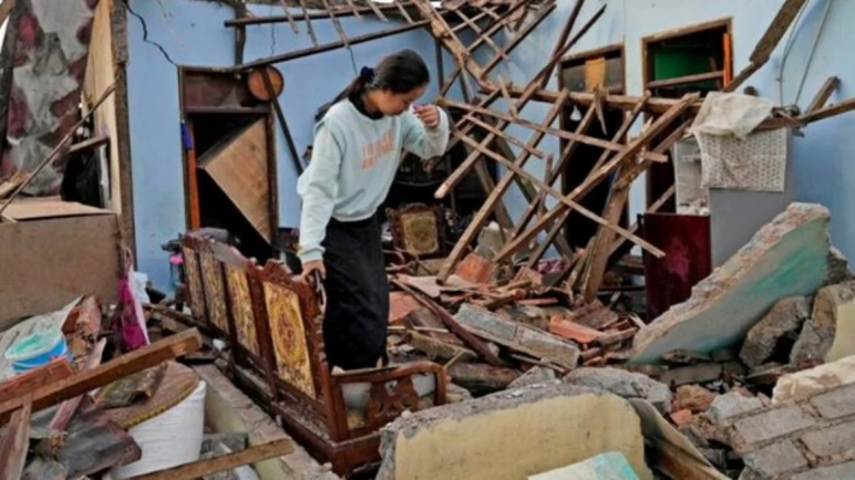 Fuerte sismo de magnitud 6,5  sacudió la Isla de Java